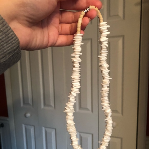 ⁺ ﾟ* Vintage White Puka Shell Necklace * • ﾟ - Picture 4 of 5